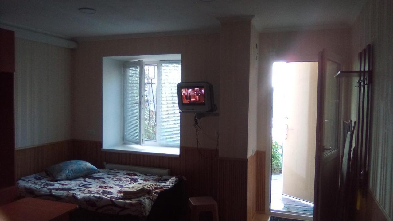 1-Я Слободская, 17А, Угол Проспекта Центрального, 3 Дивана, Wi-Fi, Отдельный Вход. Nikolayev Ngoại thất bức ảnh